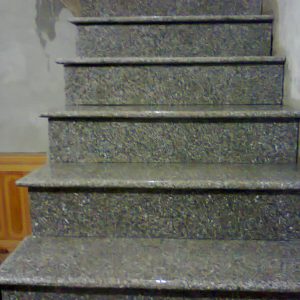 đá ốp cầu thang granite